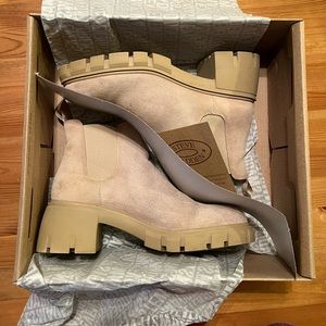 Steve Madden Holley suede booties
